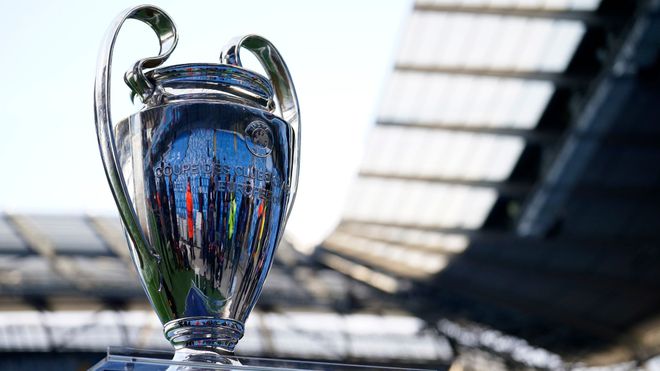 大人孩童齐 大人孩童齐